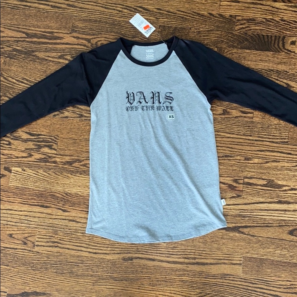 BRAND NEW‼️vans long sleeve shirt
